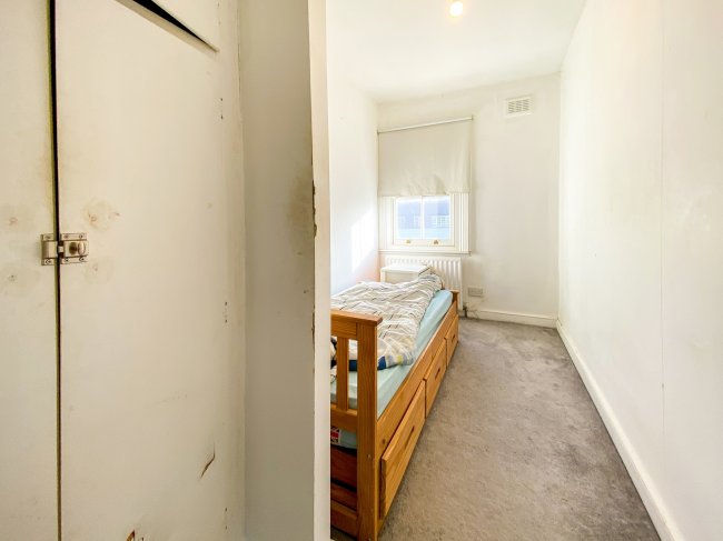 302 Trinity Road, Wandsworth, London SW18 3RG
 2