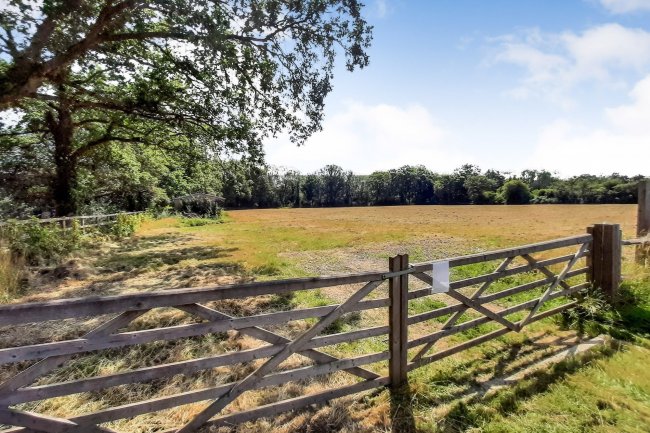 Land on the east side of Nuthurst Street, Nuthurst, Horsham, RH13 6RG 4