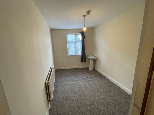 First and Second Floor Maisonette, 966 Uxbridge Road, Hayes, Middlesex, UB4 0RL 2
