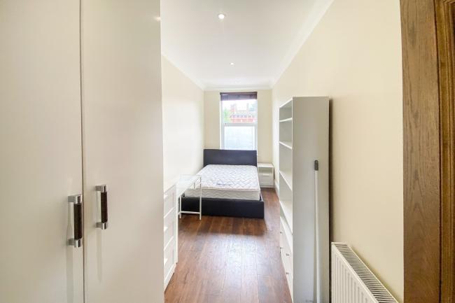 Flat C, 70 Cricklewood Broadway, London, NW2 3EP 6