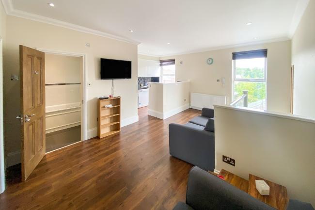 Flat C, 70 Cricklewood Broadway, London, NW2 3EP 6