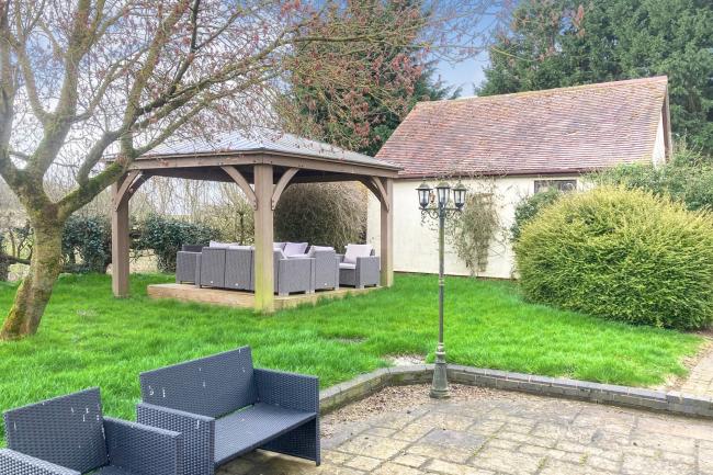 The Elms, Radclive Road, Gawcott, Buckingham MK18 4JB 2