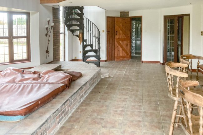 The Elms, Radclive Road, Gawcott, Buckingham MK18 4JB 2