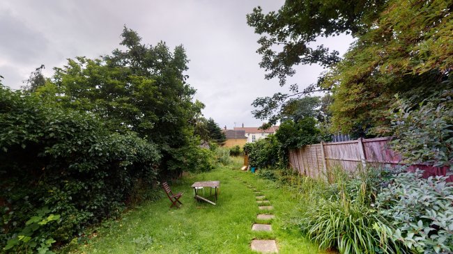 Flat 1, 2 Vallentin Road, Walthamstow, London E17 3JH
 6