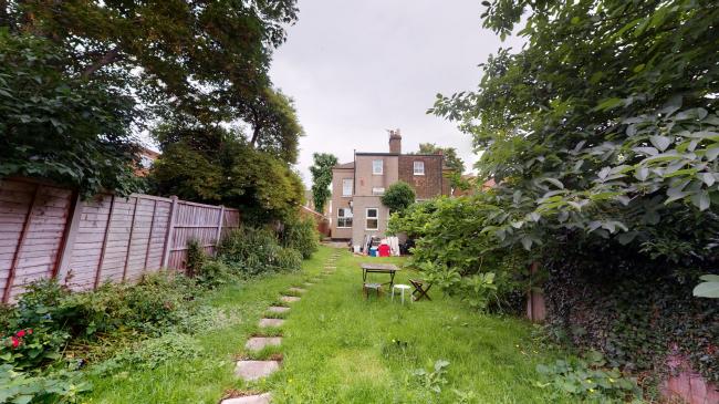 Flat 1, 2 Vallentin Road, Walthamstow, London E17 3JH
 6