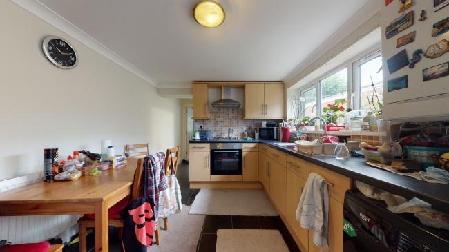 Flat 1, 2 Vallentin Road, Walthamstow, London E17 3JH
 6