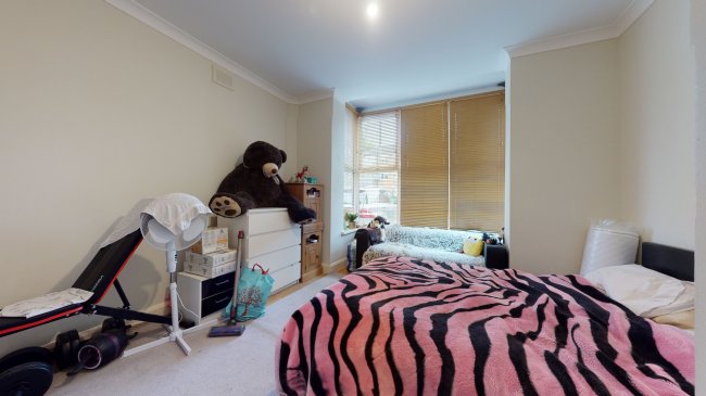 Flat 1, 2 Vallentin Road, Walthamstow, London E17 3JH
 6