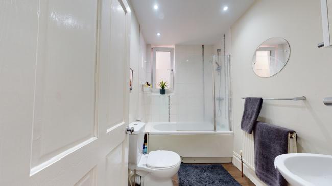 Flat D, 200 Vicarage Road, London E10 5DX
 9