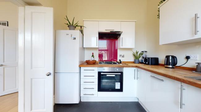 Flat D, 200 Vicarage Road, London E10 5DX
 9