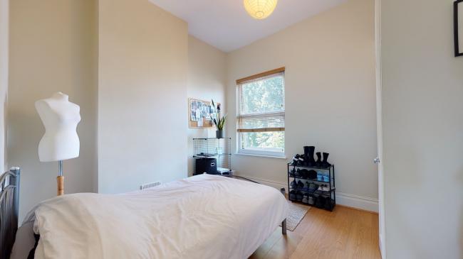 Flat D, 200 Vicarage Road, London E10 5DX
 9