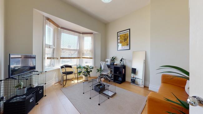 Flat D, 200 Vicarage Road, London E10 5DX
 9