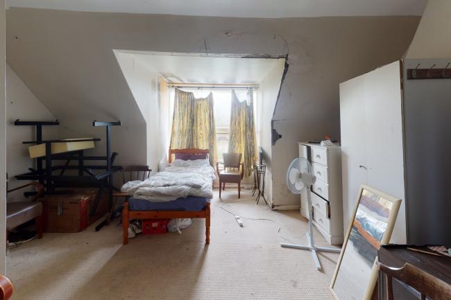 59 High Street, Crawley, West Sussex RH10 1BQ
 10