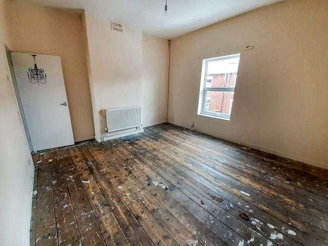 47 Oxford Street, Leigh, Wigan, Lancashire WN7 1NG
 2