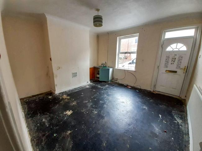 47 Oxford Street, Leigh, Wigan, Lancashire WN7 1NG
 2