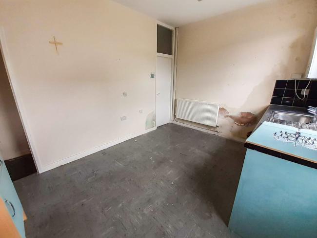 47 Oxford Street, Leigh, Wigan, Lancashire WN7 1NG
 2