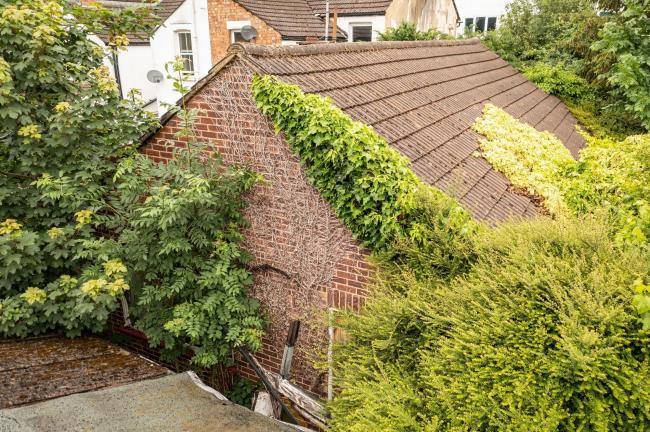 The Bungalow
Little Roke Road
Kenley, Surrey CR8 5NE
 9