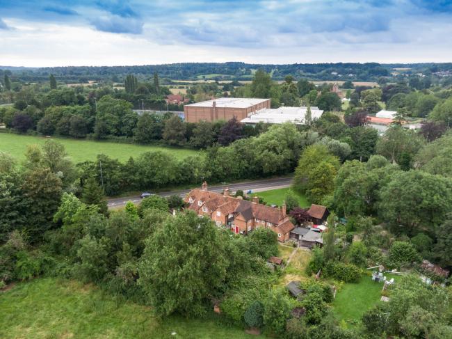 4 The Green, Marlow Road, Bisham, near Marlow, Buckinghamshire, SL7 1RY
 7