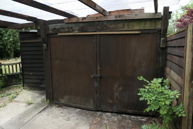 4 The Green, Marlow Road, Bisham, near Marlow, Buckinghamshire, SL7 1RY
 7