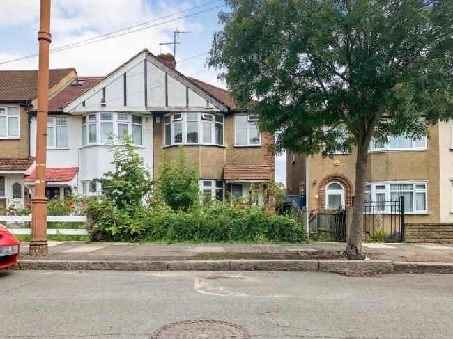 7 Ashbourne Avenue, Whetstone, London N20 0AL
 5