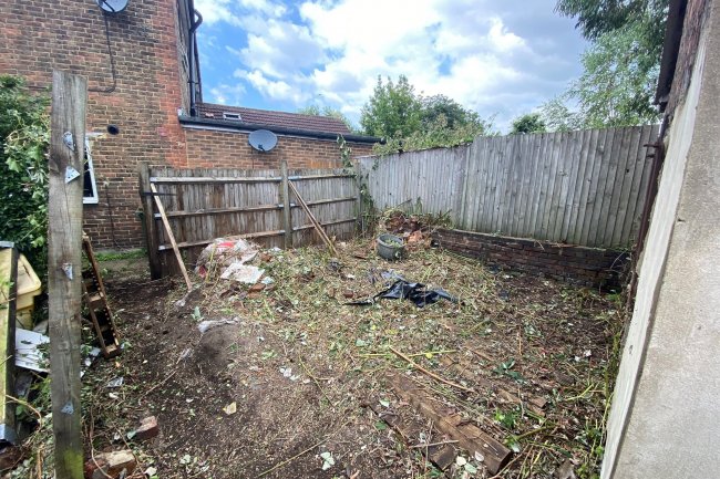 Station Studio, 13B Station Road, Horsham, West Sussex, RH13 5EZ
 3