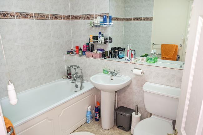 13 Cleves Court, Firs Avenue, Windsor, Berkshire SL4 4EF
 9