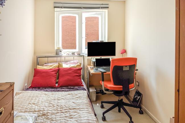 13 Cleves Court, Firs Avenue, Windsor, Berkshire SL4 4EF
 9