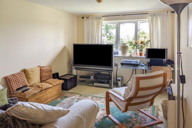 13 Cleves Court, Firs Avenue, Windsor, Berkshire SL4 4EF
 9