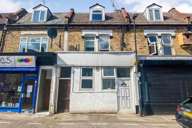 221 Whittington Road, London, N22 8YW 3
