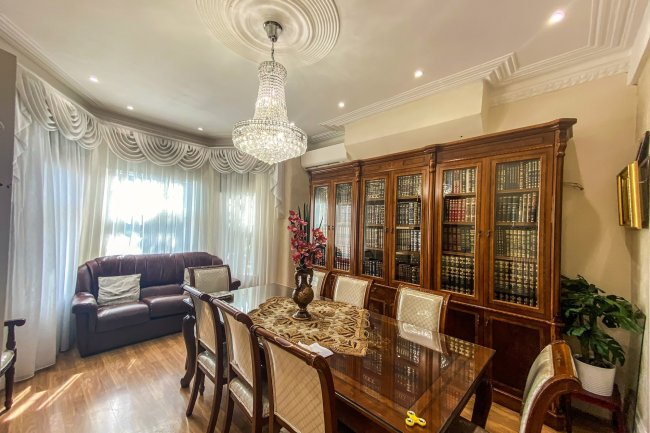 137 Kyverdale Road, Stamford Hill, London N16 6PS 2