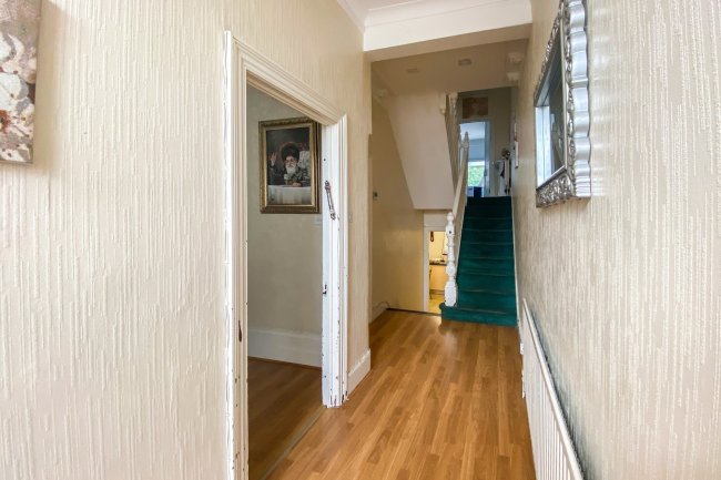 137 Kyverdale Road, Stamford Hill, London N16 6PS 2