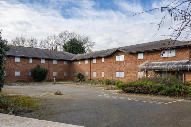 Coombe Lodge Care Home, Nash Lee End, Wendover, Buckinghamshire, HP22 6BH 8