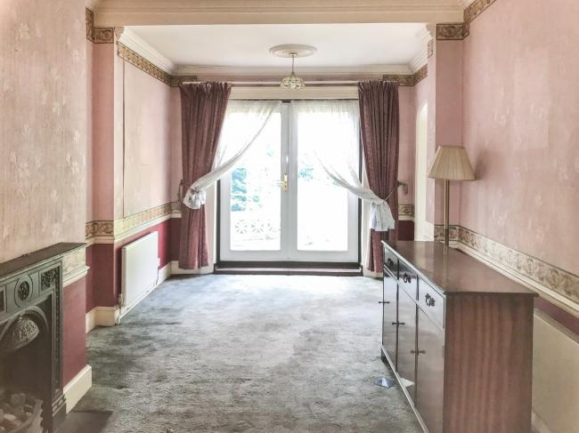 144 Selwyn Avenue, Highams Park, London E4 9LS
 5