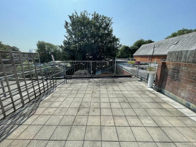 Flat 3, 5 Rumbridge Street, Totton, Southampton, Hampshire SO40 9DQ 4