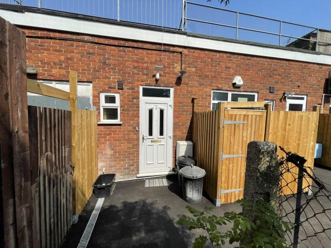 Flat 3, 5 Rumbridge Street, Totton, Southampton, Hampshire SO40 9DQ 4