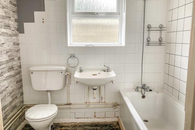 570 Bramford Road, Ipswich, IP1 5BQ 1