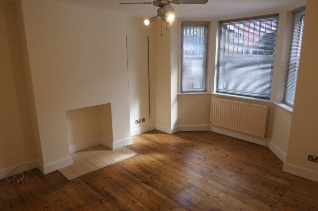 Lower Ground Floor Flat, 158C Southwark Bridge Road, Southwark, London SE1 0DG
 3