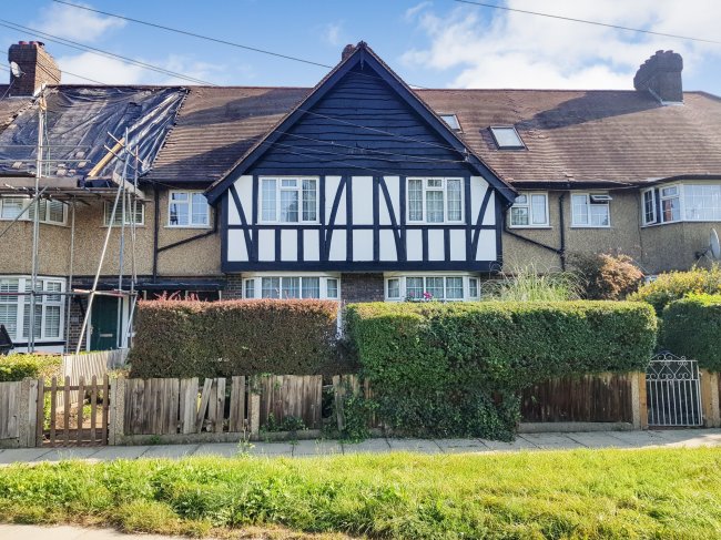10 Manship Road, Mitcham, Surrey, CR4 2AY 8