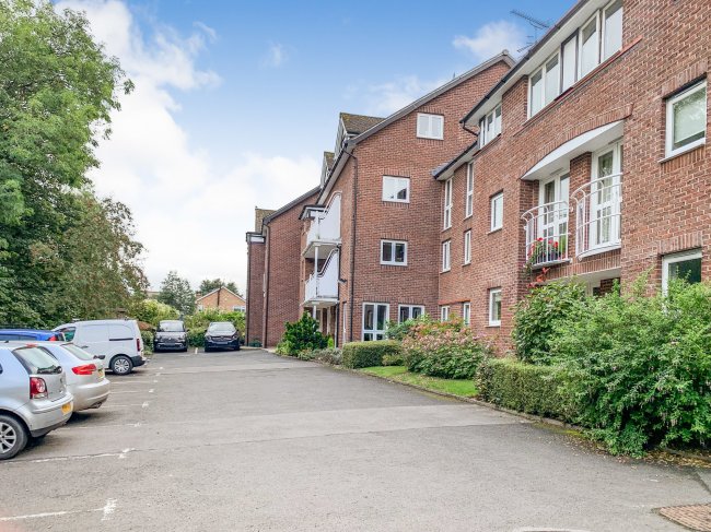 32 Lavington Court, 41 Underhill Street, Bridgnorth, Shropshire WV16 4BY 8