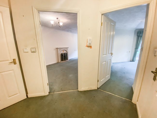 32 Lavington Court, 41 Underhill Street, Bridgnorth, Shropshire WV16 4BY 8