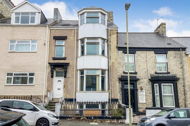 38 Baring Street, South Shields Tyne and Wear NE33 2DR 4