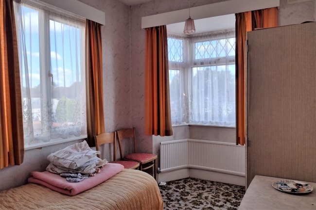 6 Forestdale, Southgate, London N14 7DP 10