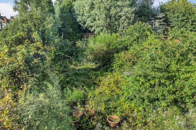 6 Forestdale, Southgate, London N14 7DP 10