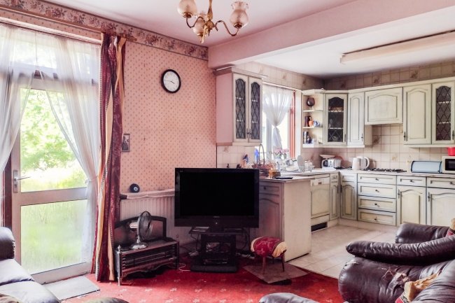 6 Forestdale, Southgate, London N14 7DP 10
