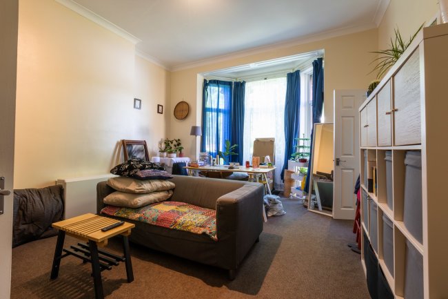 83-85 Windmill Hill Enfield, Middlesex, EN2 7AF 1
