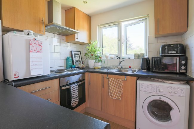 83-85 Windmill Hill Enfield, Middlesex, EN2 7AF 1