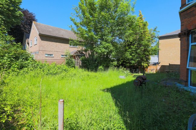 83-85 Windmill Hill Enfield, Middlesex, EN2 7AF 1