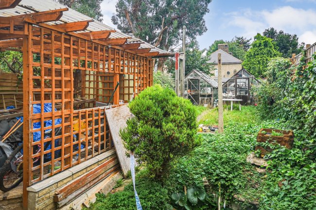 87 Fitzstephen Road, Dagenham, Essex RM8 2YJ 9