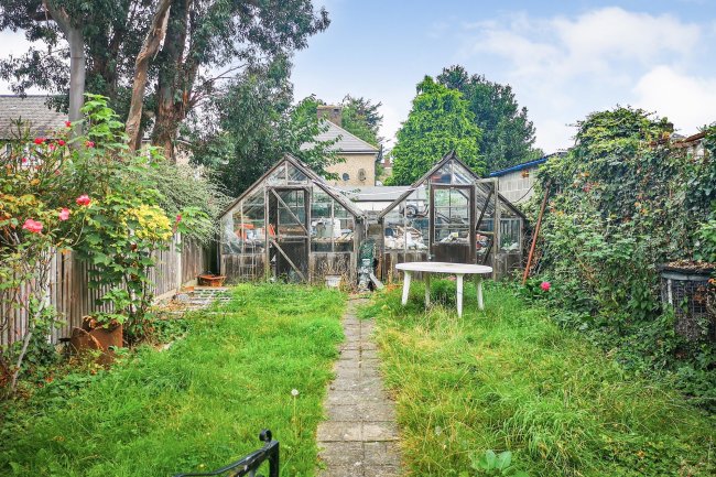 87 Fitzstephen Road, Dagenham, Essex RM8 2YJ 9