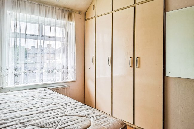 87 Fitzstephen Road, Dagenham, Essex RM8 2YJ 9