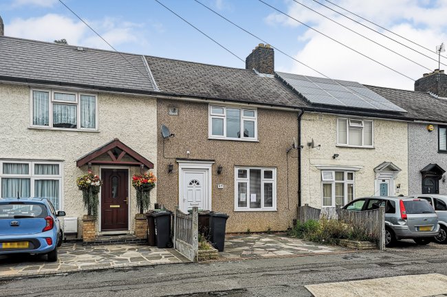 87 Fitzstephen Road, Dagenham, Essex RM8 2YJ 9